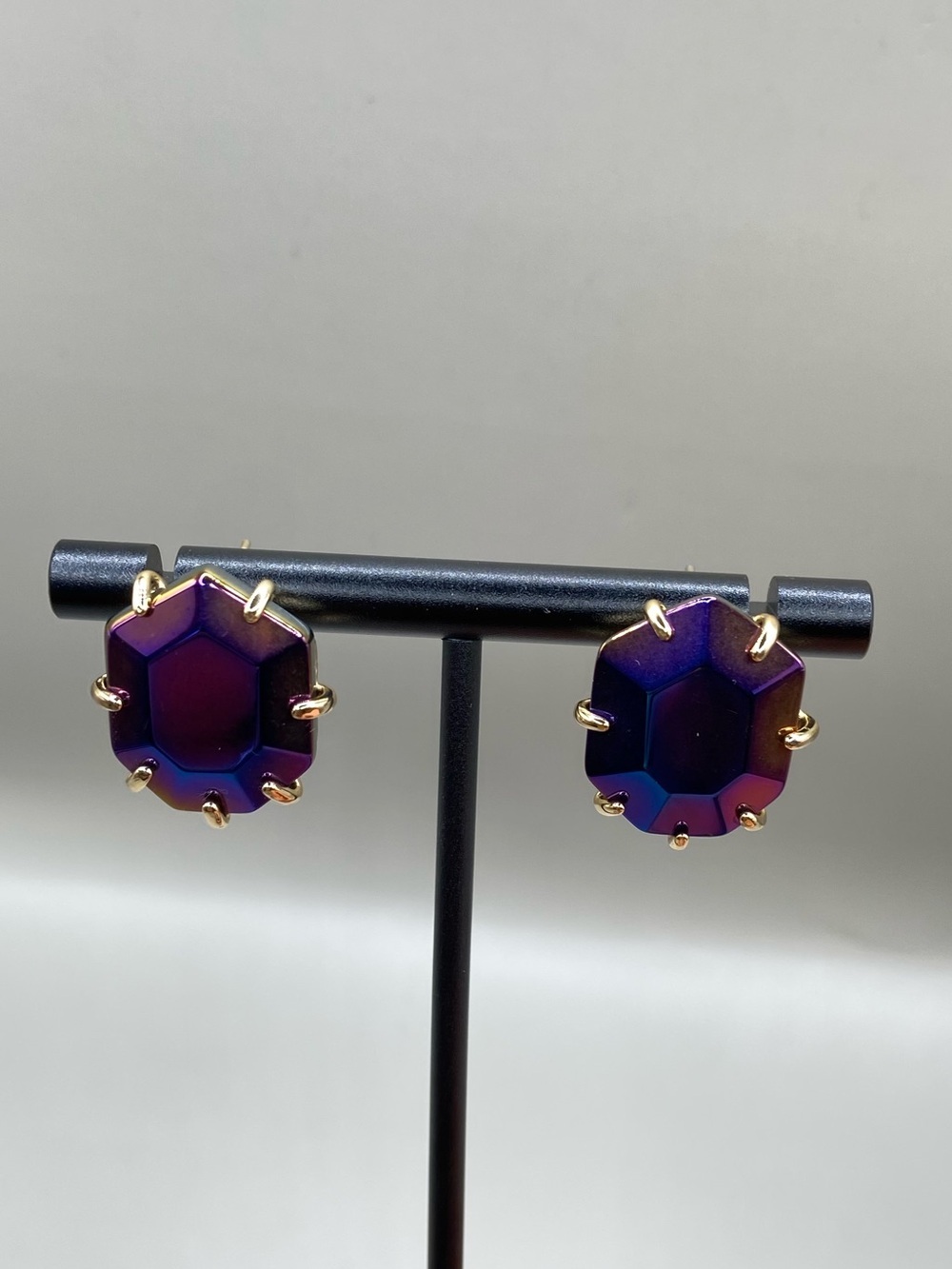 Kendra Scott Iridescent Morgan Earrings - Picture 8 of 8